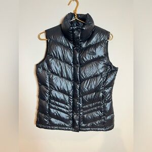 The North Face Women’s M Black 700 Fill Down Shiny Puffer Vest Black Embroidery